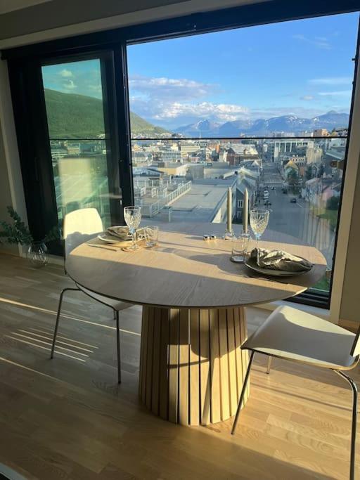 City Center 7Th Floor Apartement With Beautiful View Tromsø Buitenkant foto
